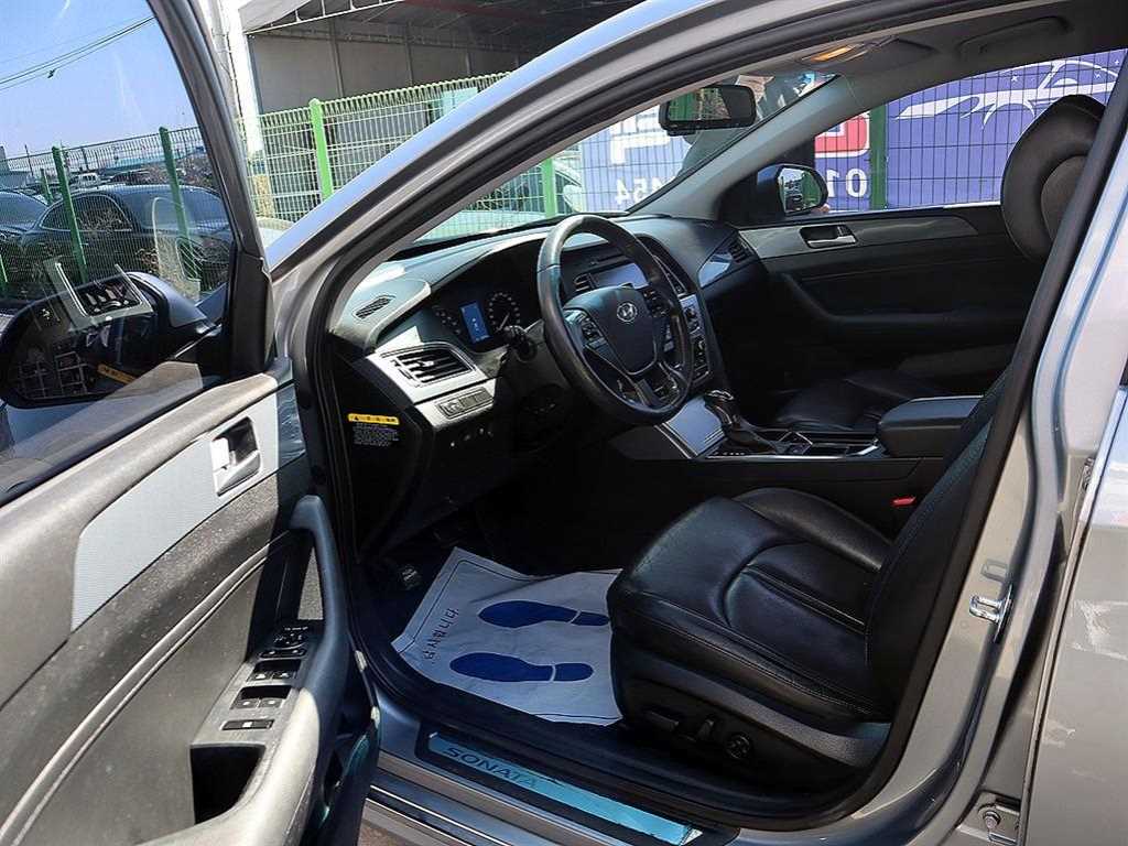 HYUNDAI Sonata - Vista 6