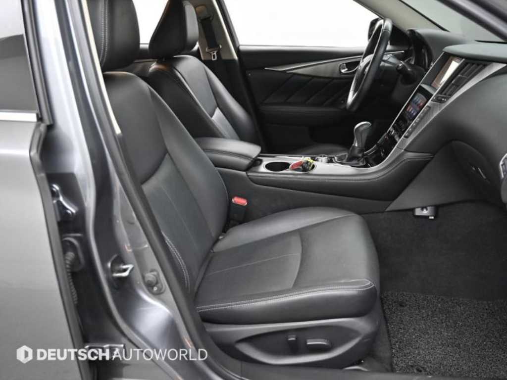 Infiniti Q - Vista 10