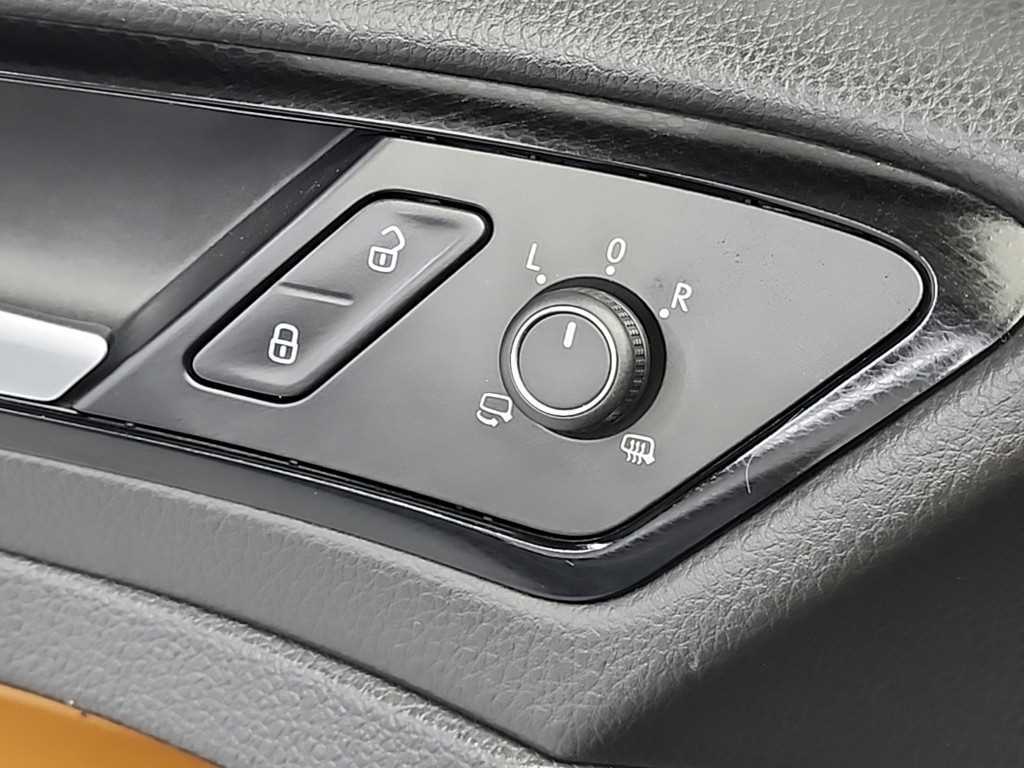 Volkswagen Golf 2015 Negro - Importación desde Corea - HF Imports Iquique - Foto 19