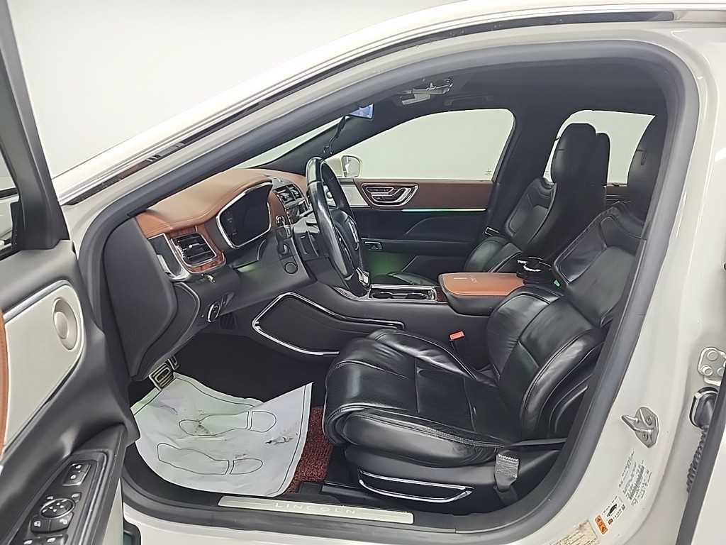 Lincoln Continental - Vista 11