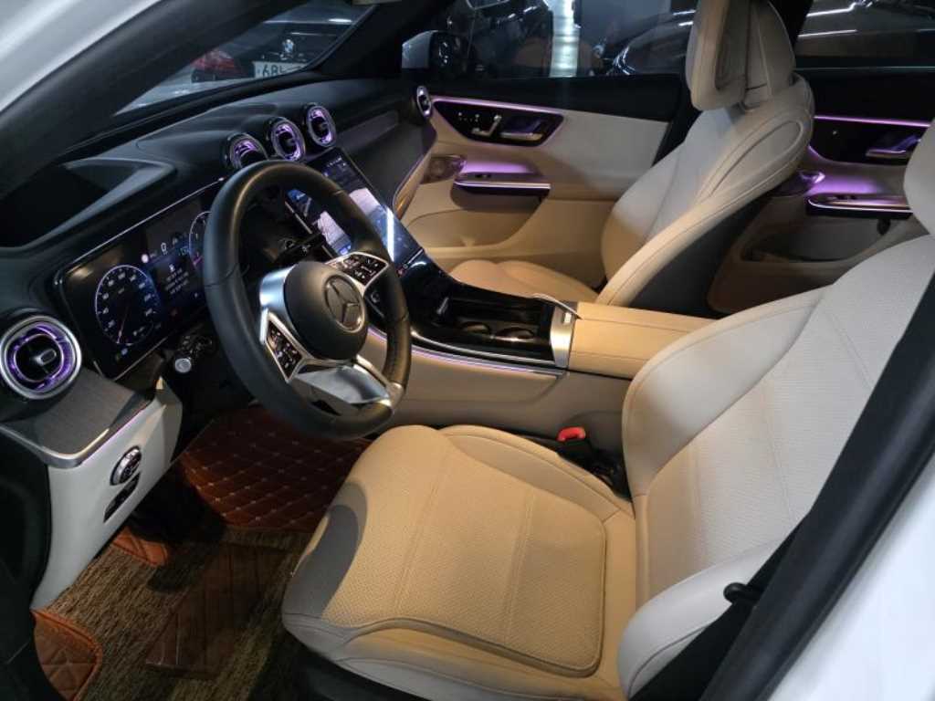 Mercedes Benz GLC Class - Vista 4