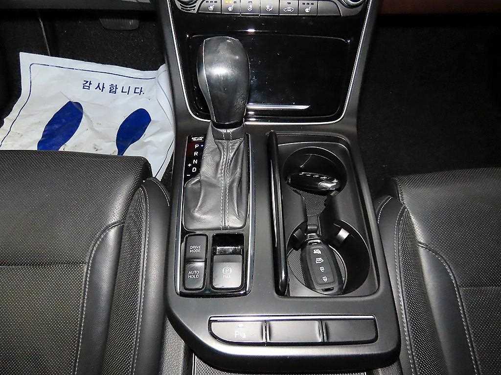 HYUNDAI Grandeur - Vista 12