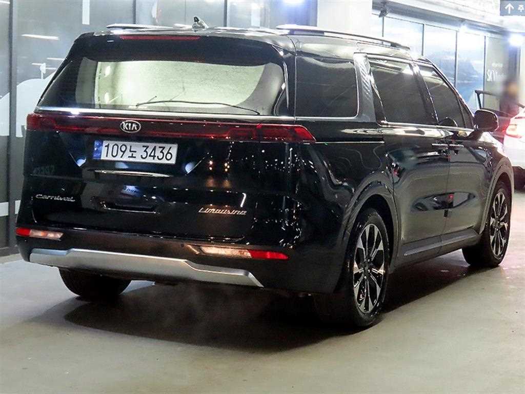 KIA Carnival - Vista 4