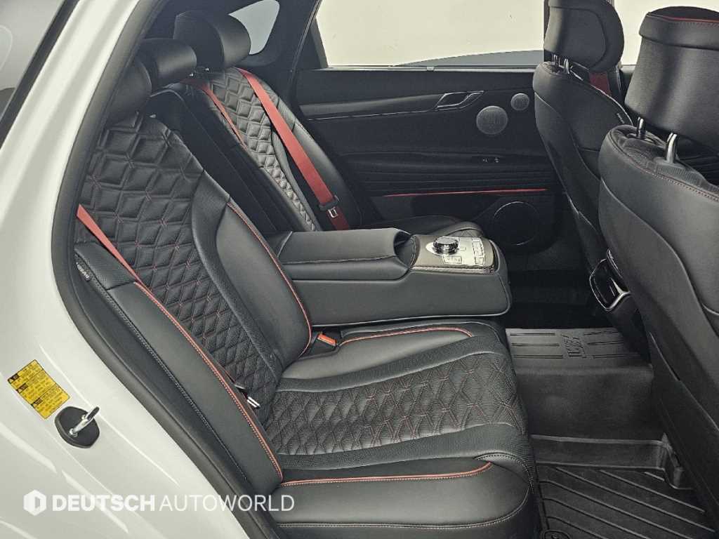 Genesis G80 - Vista 12