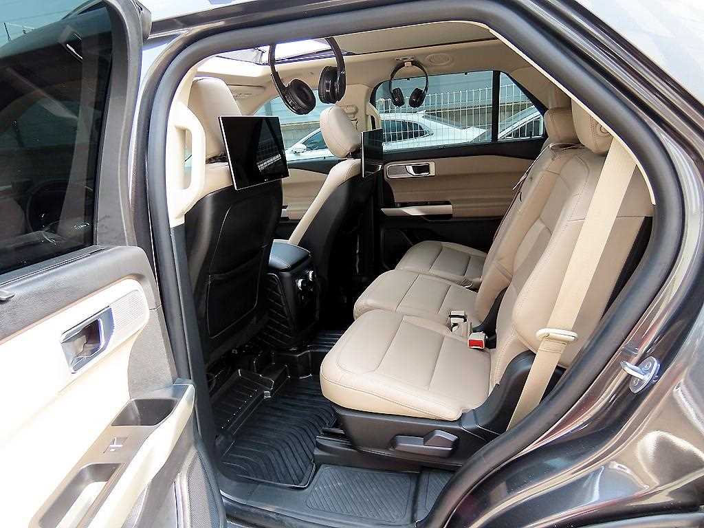 Ford Explorer - Vista 6