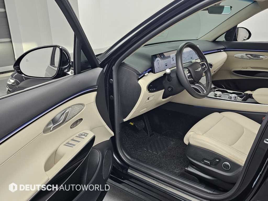 Genesis GV70 - Vista 11