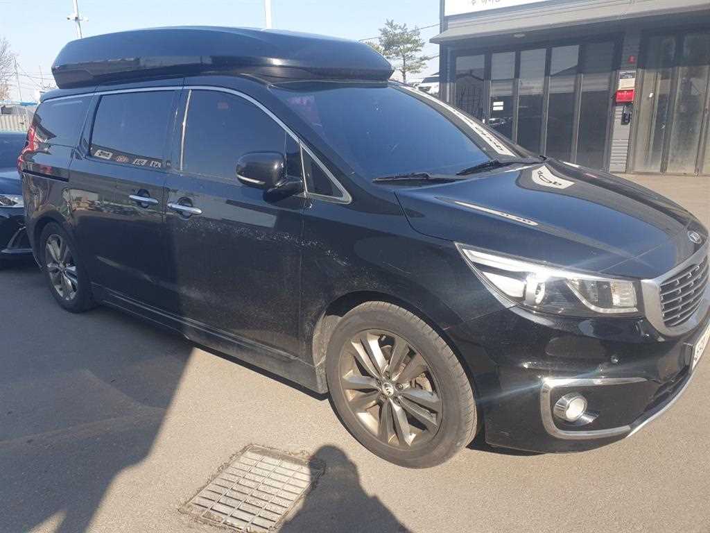 KIA Carnival - Vista 2