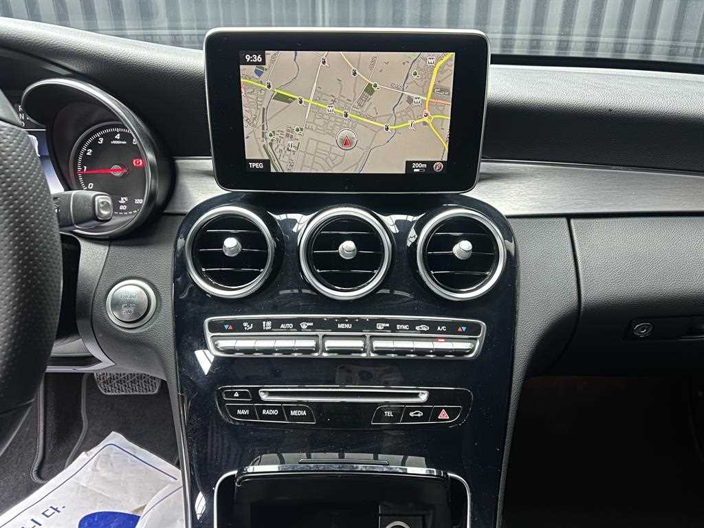 Mercedes Benz C Class - Vista 10