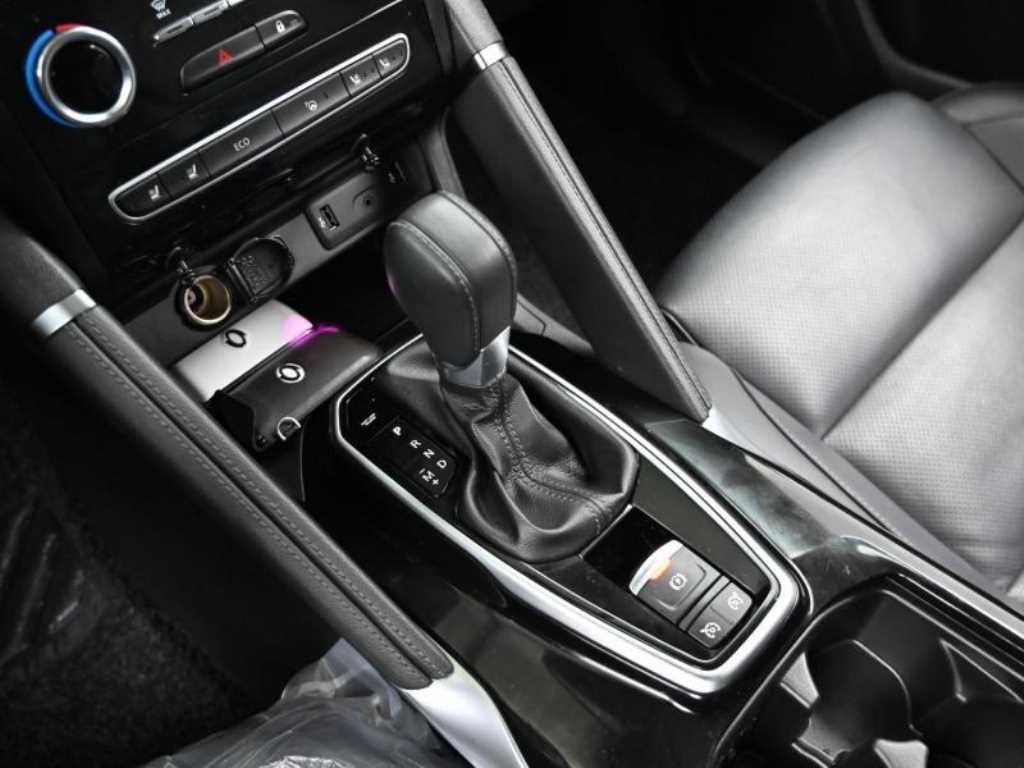 SAMSUNG QM6 - Vista 9