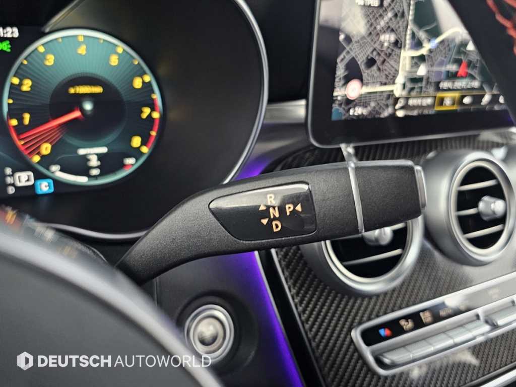 Mercedes Benz GLC Class - Vista 9