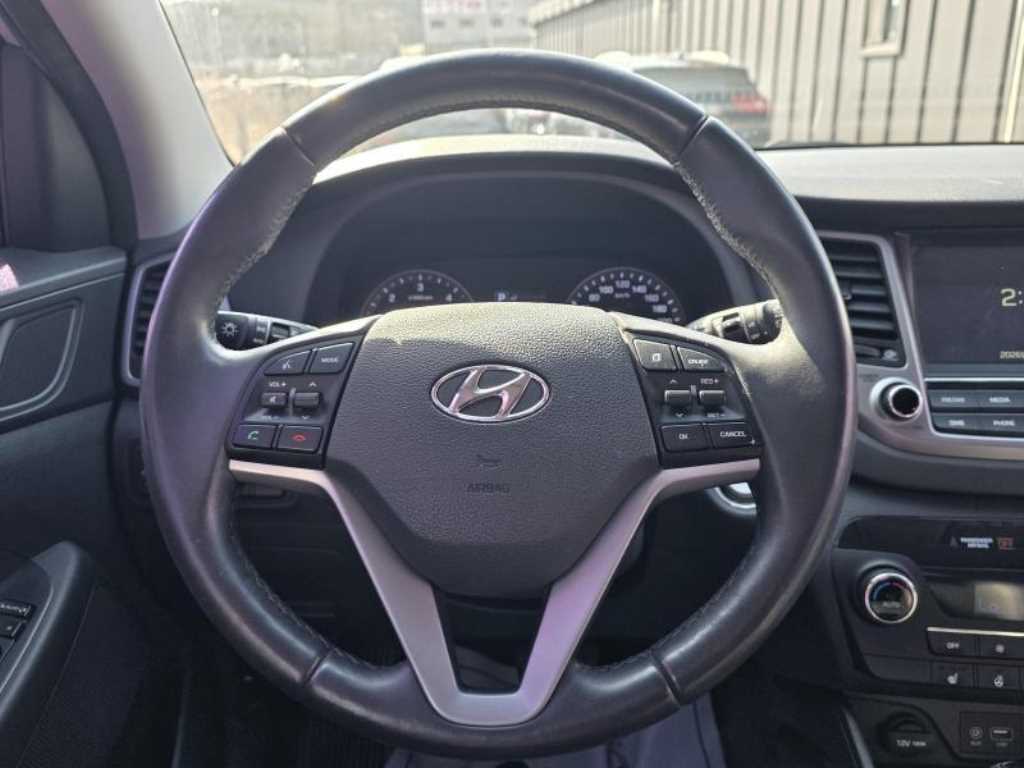 HYUNDAI Tucson - Vista 9