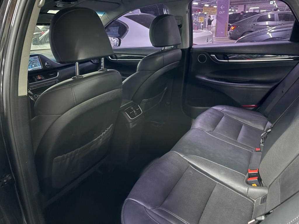 HYUNDAI Grandeur - Vista 10