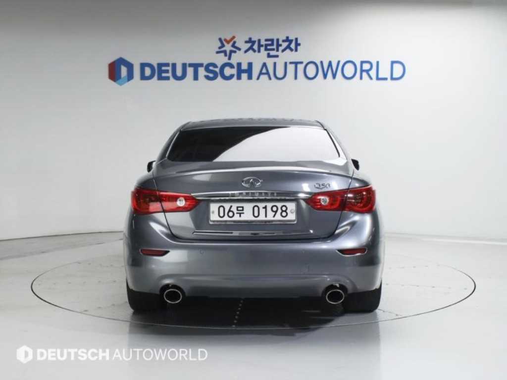 Infiniti Q - Vista 4