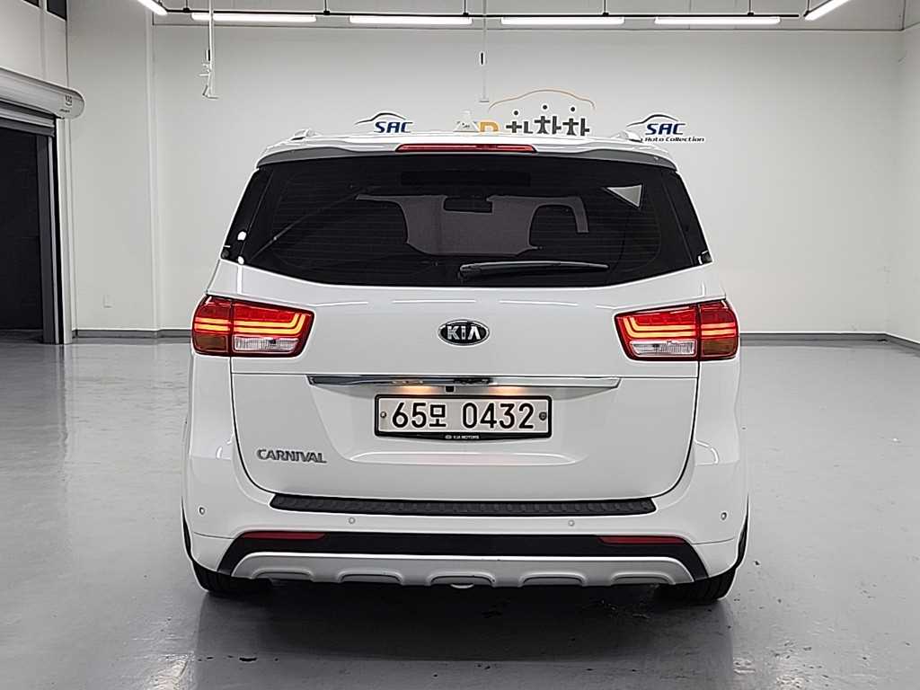 KIA Carnival - Vista 3