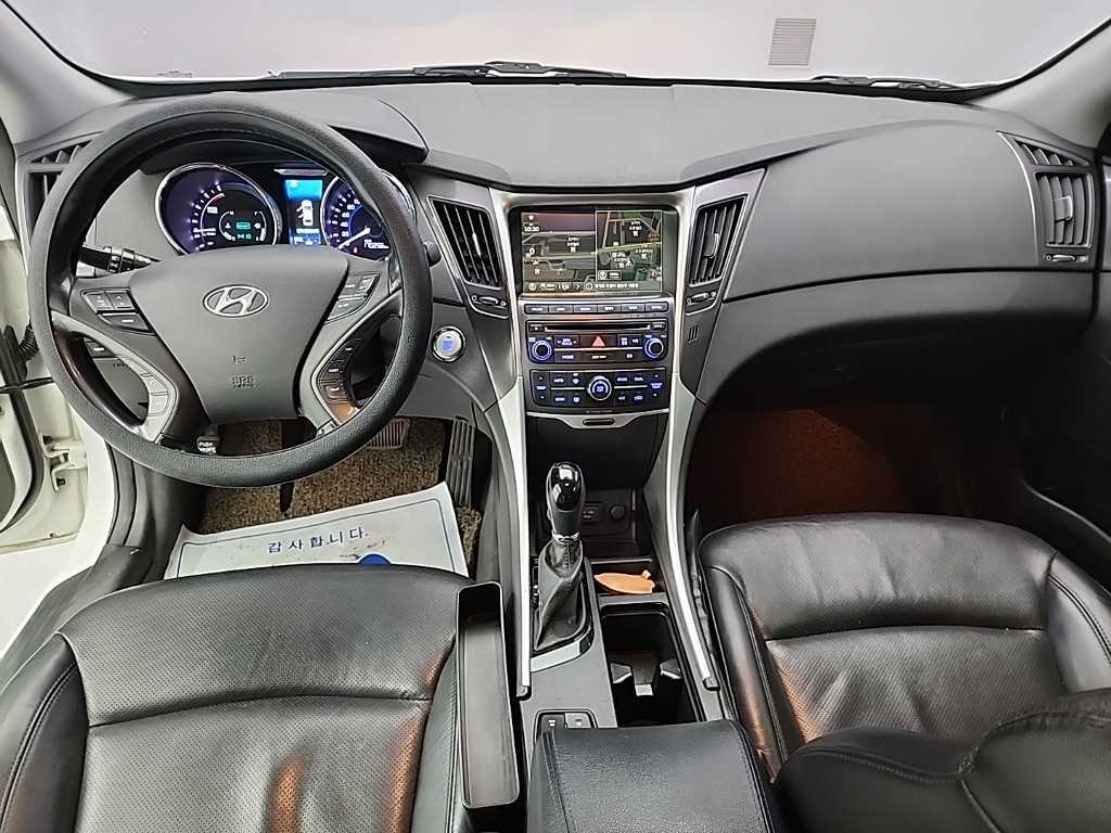 HYUNDAI Sonata - Vista 4