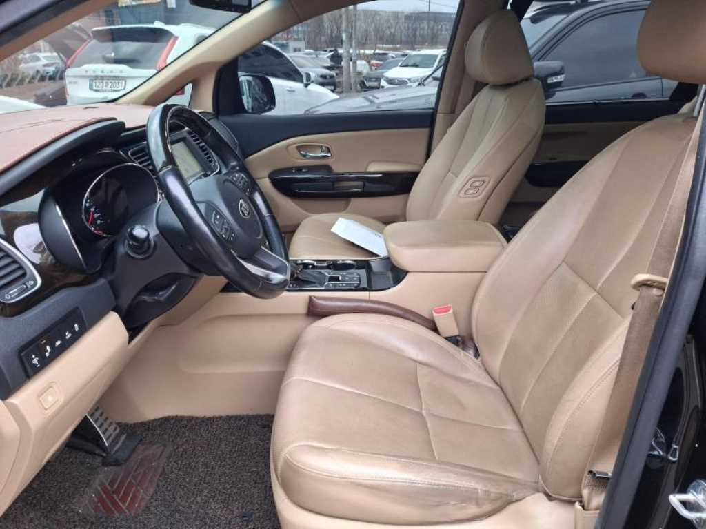 KIA Carnival - Vista 3