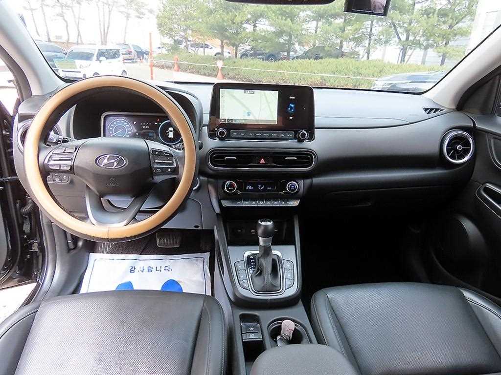 HYUNDAI Kona - Vista 7