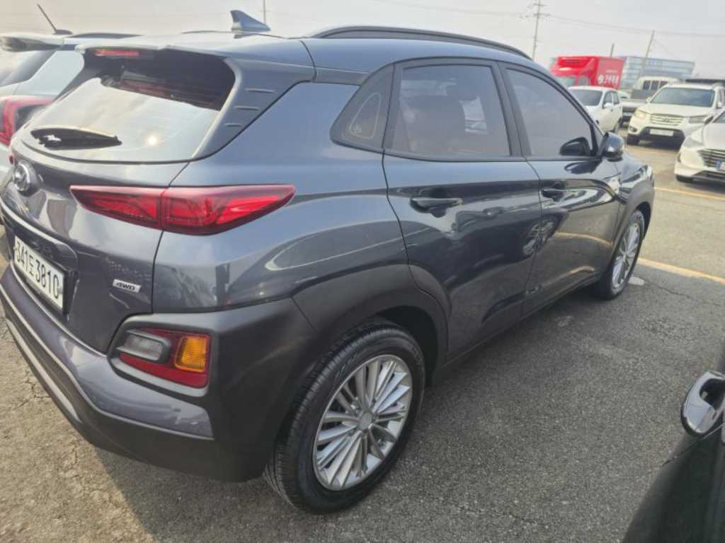 HYUNDAI Kona - Vista 4