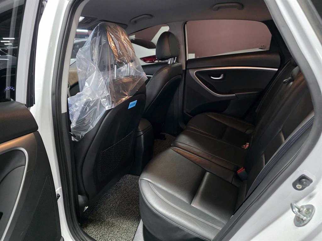 HYUNDAI i30 - Vista 8