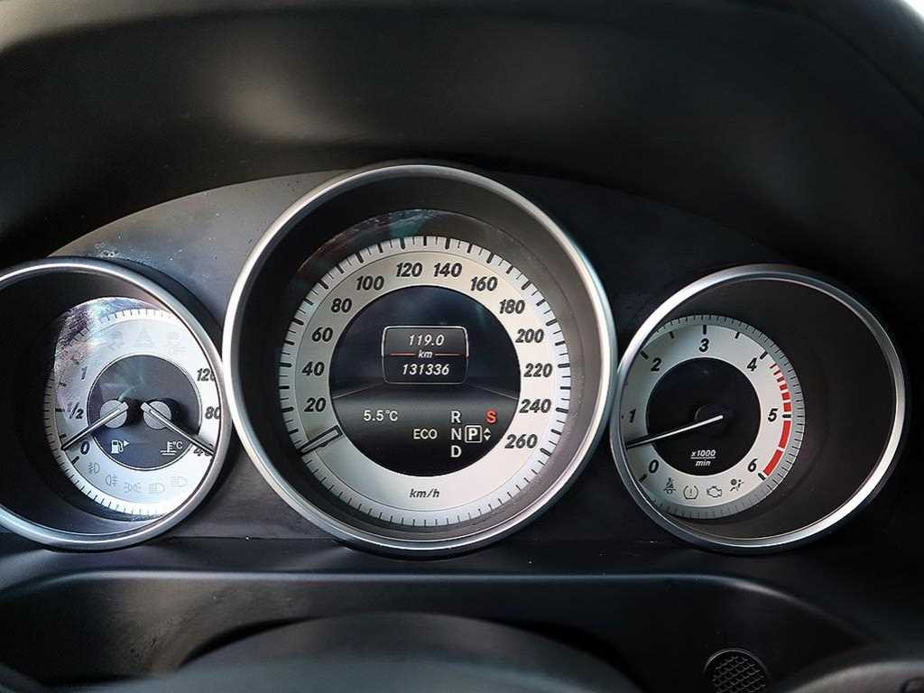 Mercedes Benz E class - Vista 9