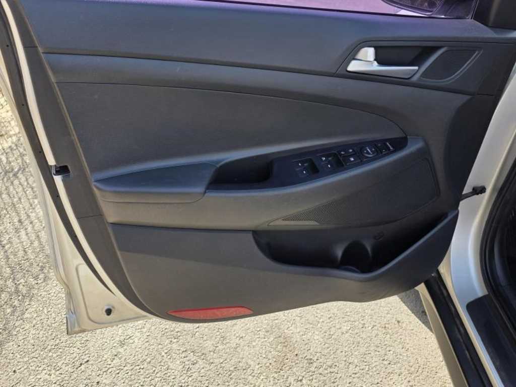 HYUNDAI Tucson - Vista 10