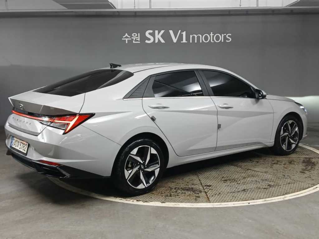 HYUNDAI Avante - Vista 4