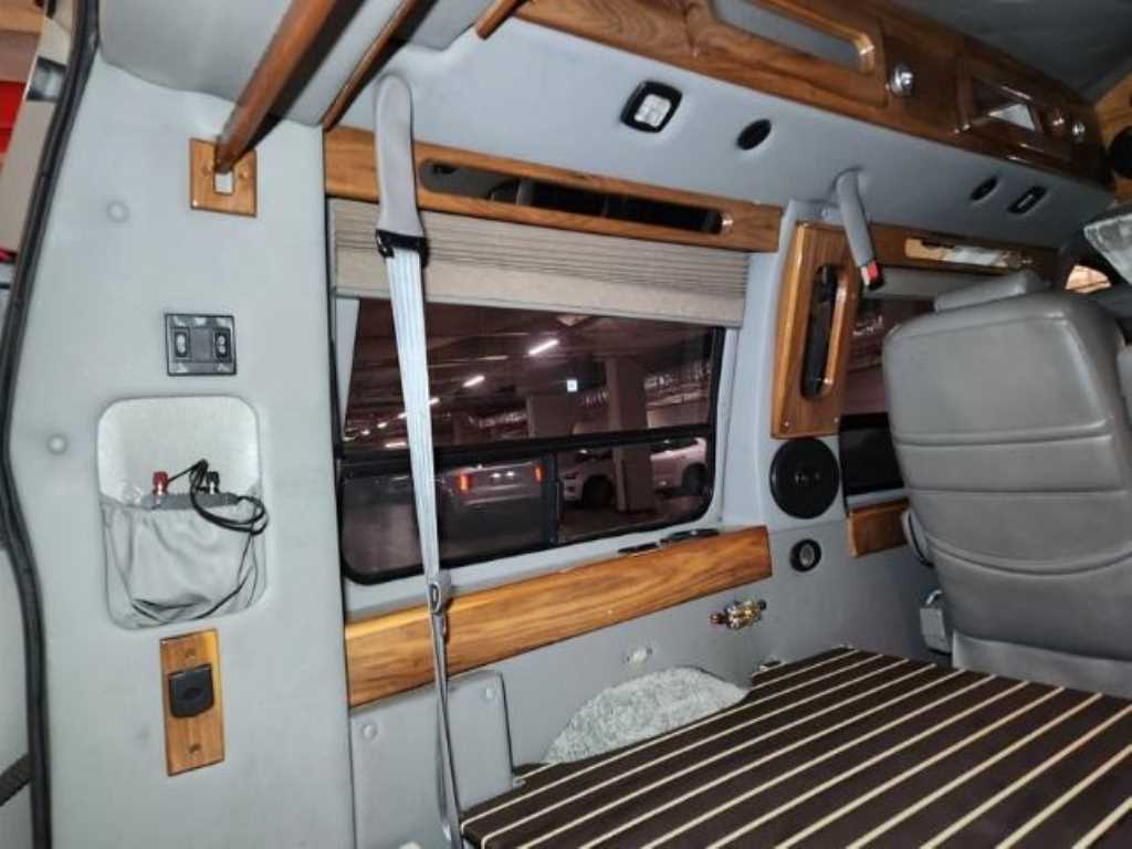 Chevrolet Express van - Vista 9