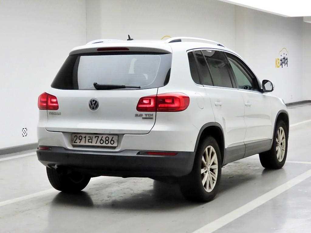 Volkswagen Tiguan - Vista 4