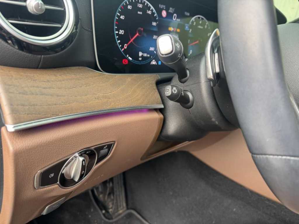 Mercedes Benz E class - Vista 9