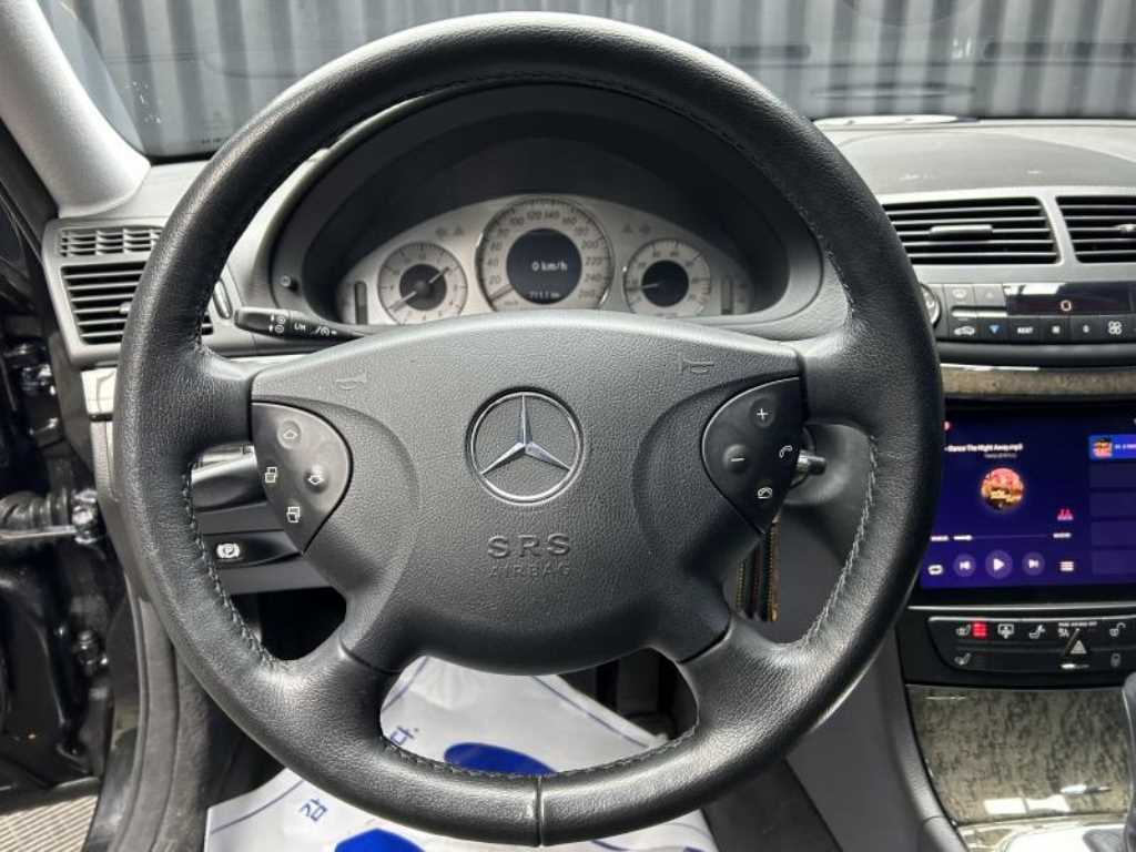 Mercedes Benz E class - Vista 7