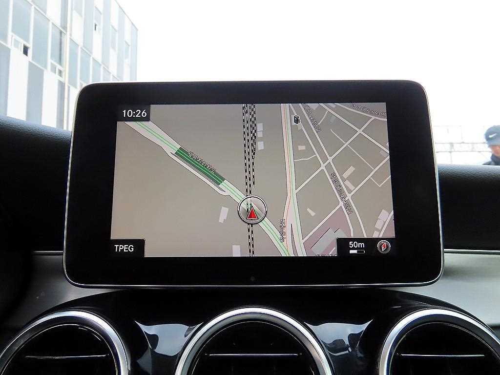 Mercedes Benz C Class 2018 Blanco - Importación desde Corea - HF Imports Iquique - Foto 14