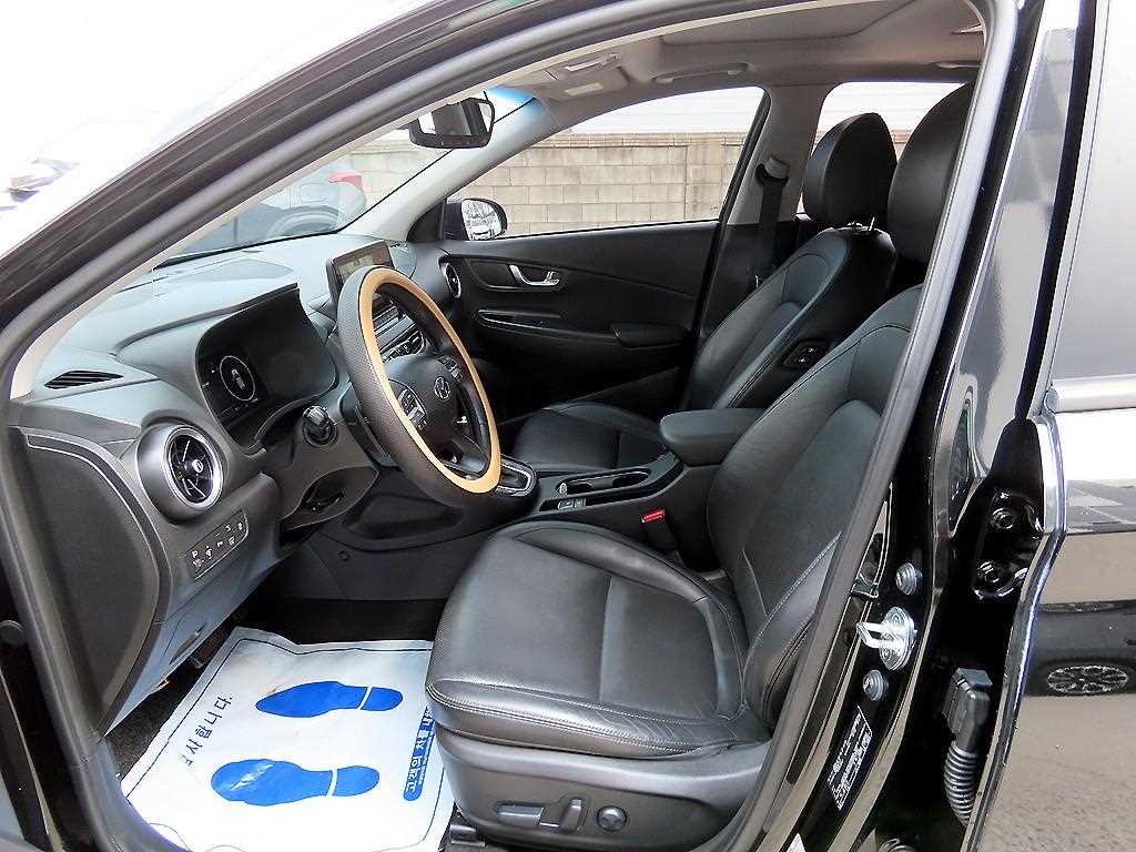 HYUNDAI Kona - Vista 5