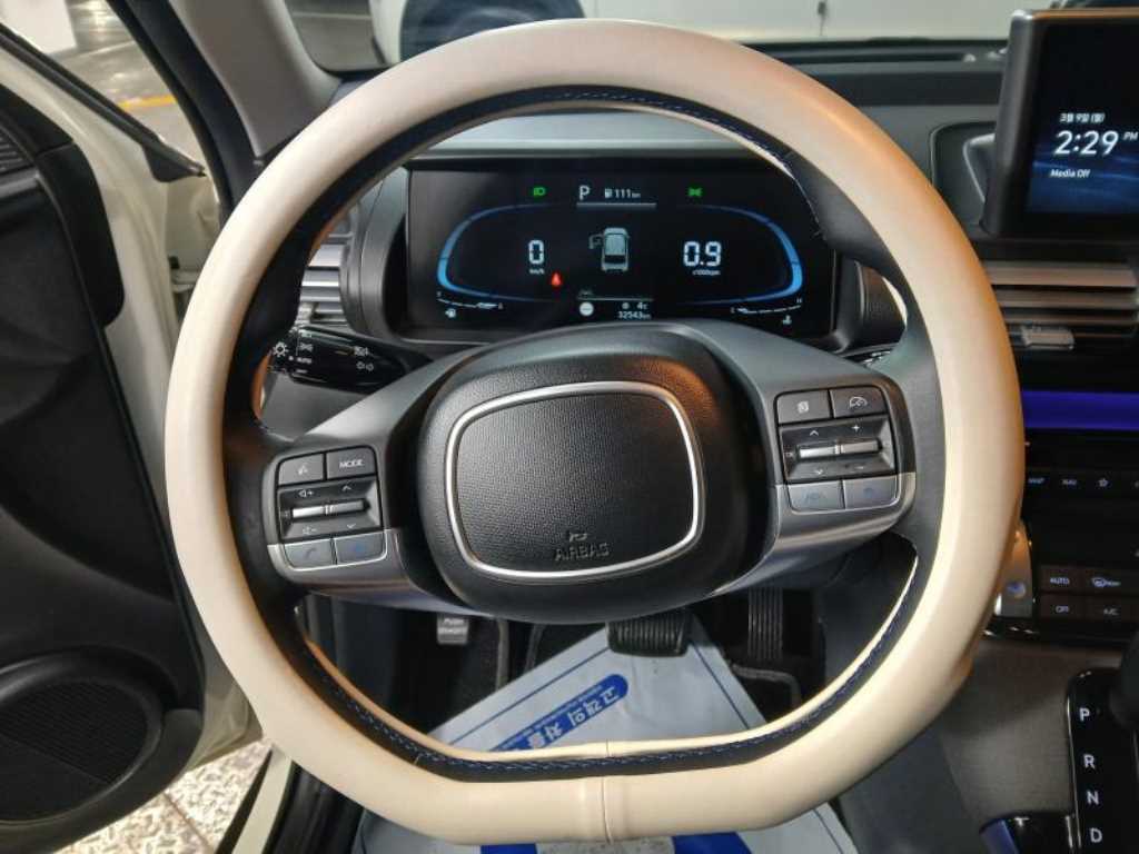 HYUNDAI Casper - Vista 9