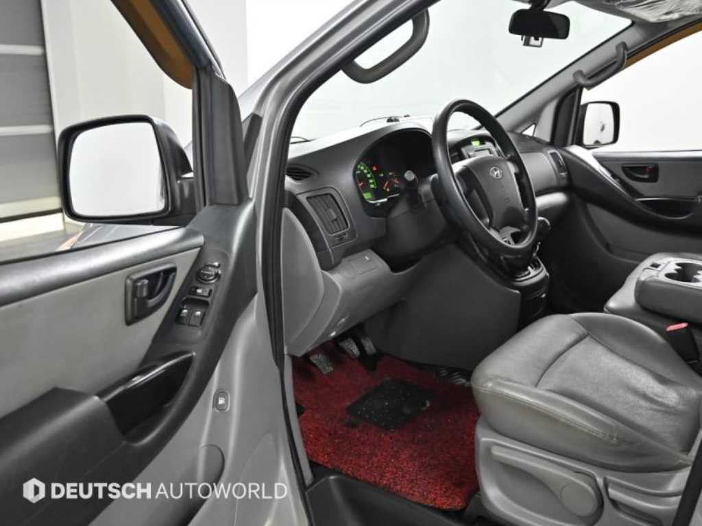 HYUNDAI Starex - Vista 11