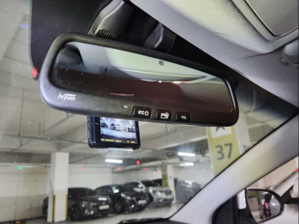 HYUNDAI Avante - Vista 8