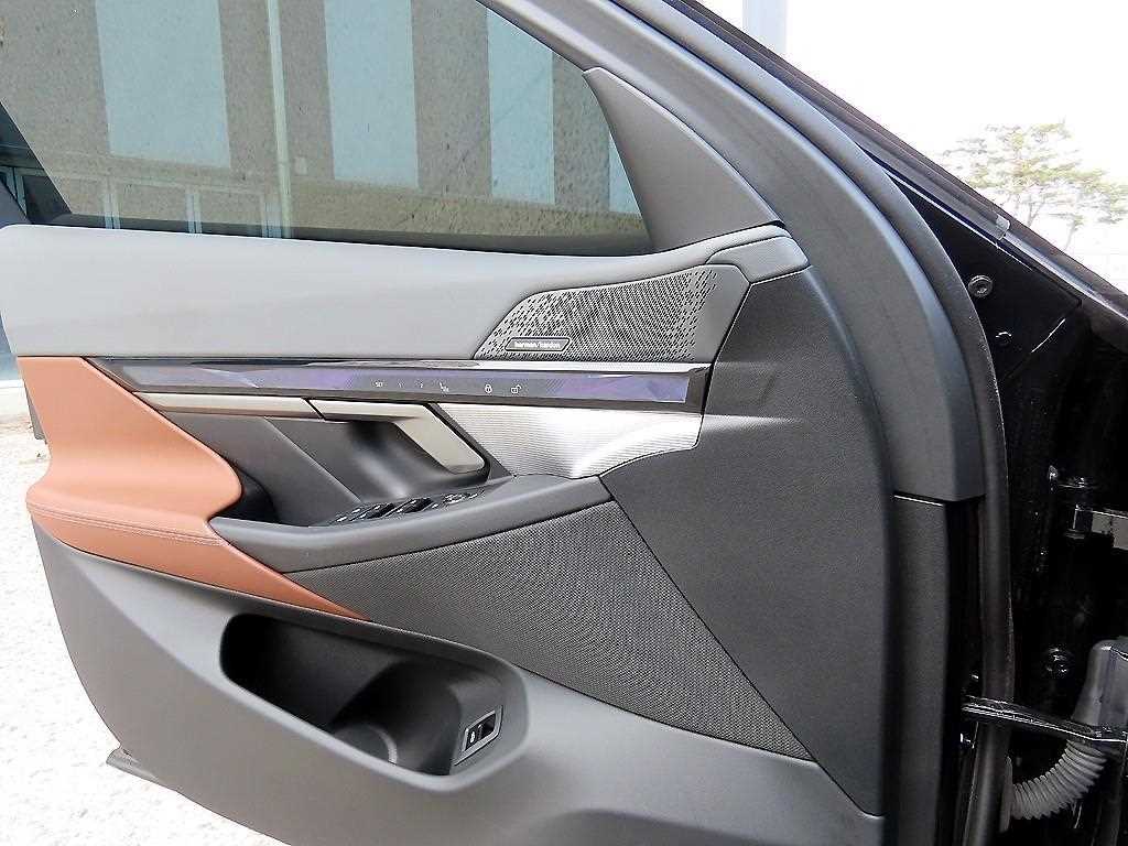 BMW 5 Series 2025 Negro - Importación desde Corea - HF Imports Iquique - Foto 14