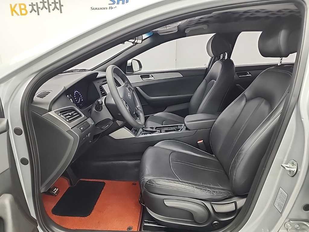 HYUNDAI Sonata - Vista 12