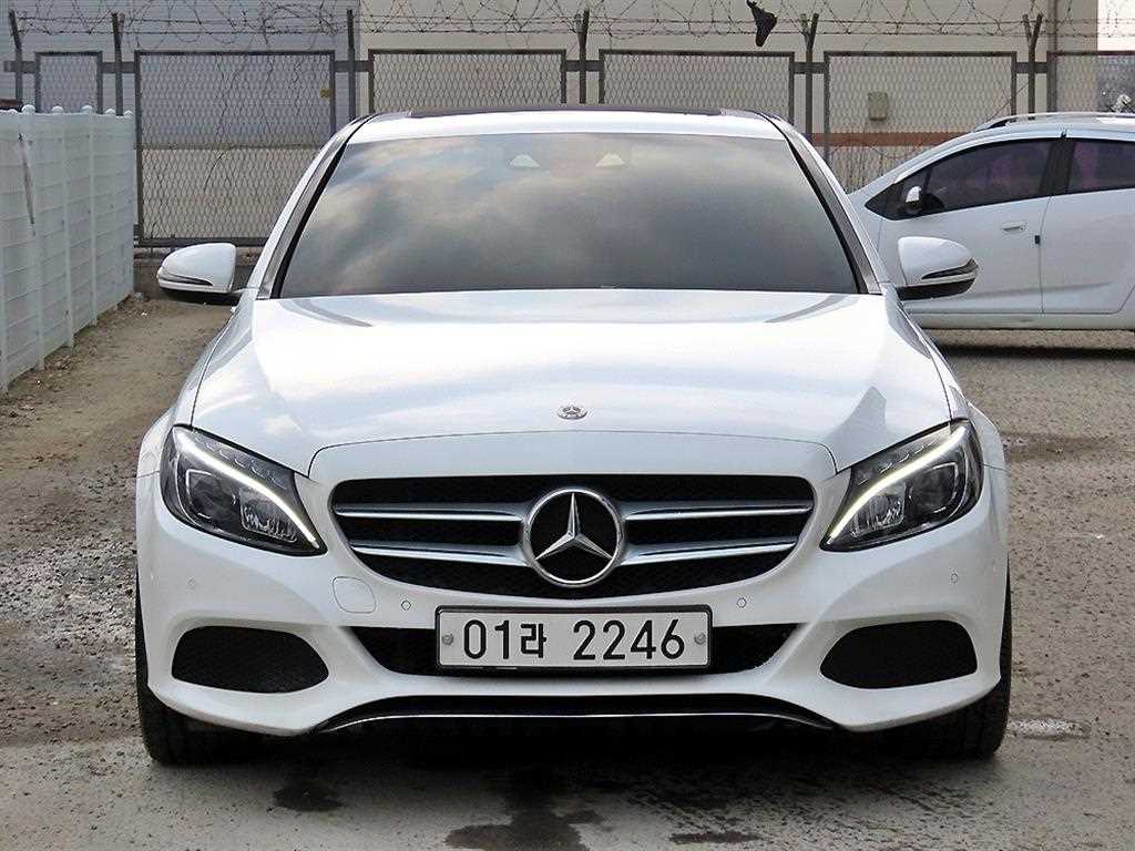 Mercedes Benz C Class 2018 Blanco - Importación desde Corea - HF Imports Iquique - Foto 1
