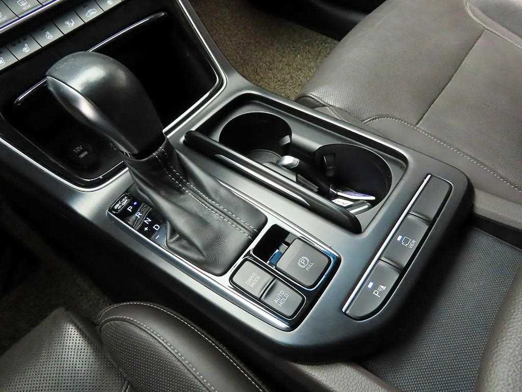 HYUNDAI Grandeur - Vista 10