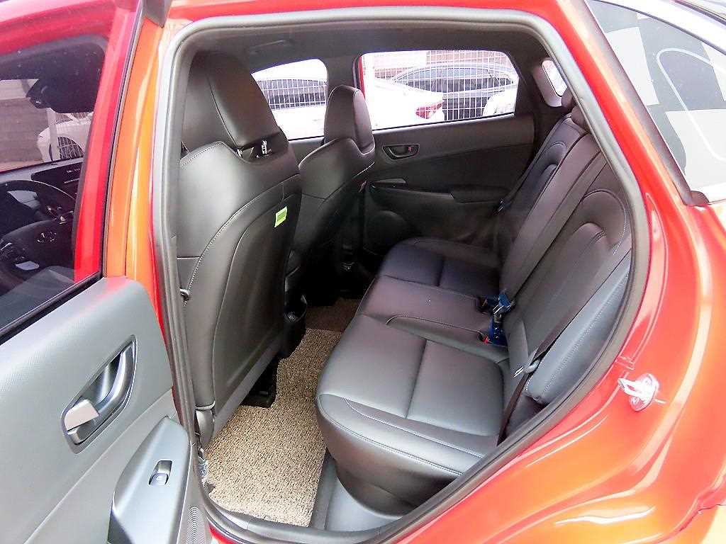 HYUNDAI Kona - Vista 6