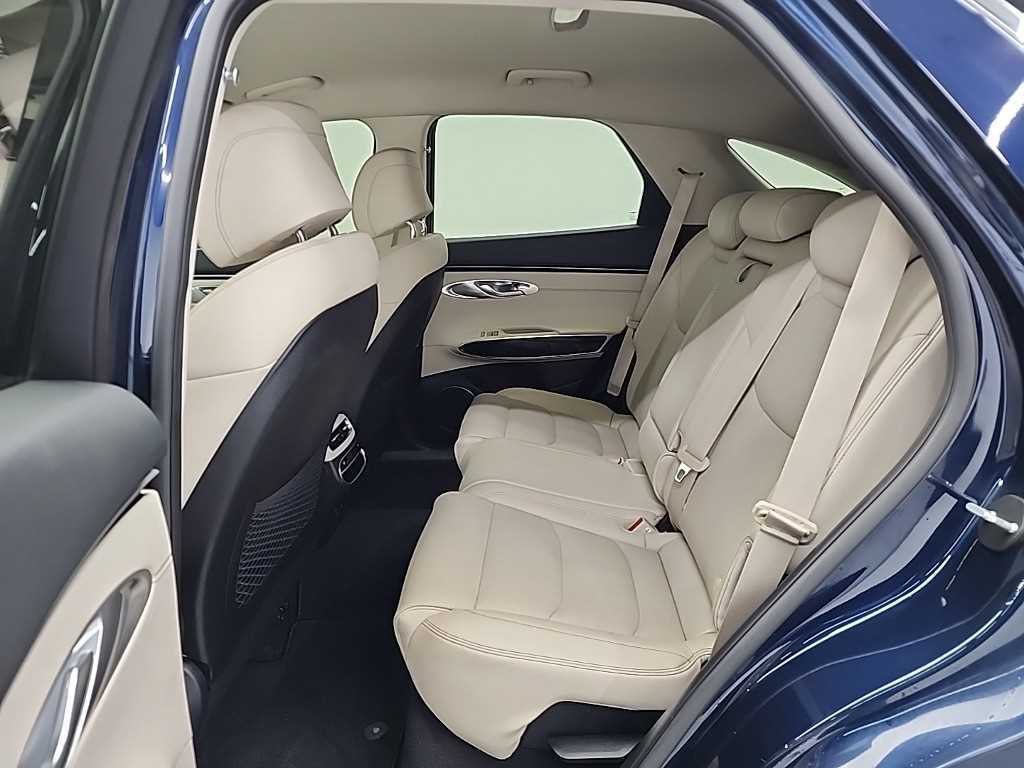 Genesis GV70 - Vista 12