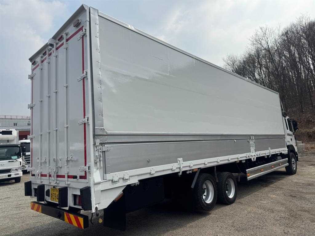 medium and large cargo truck - Vista 4