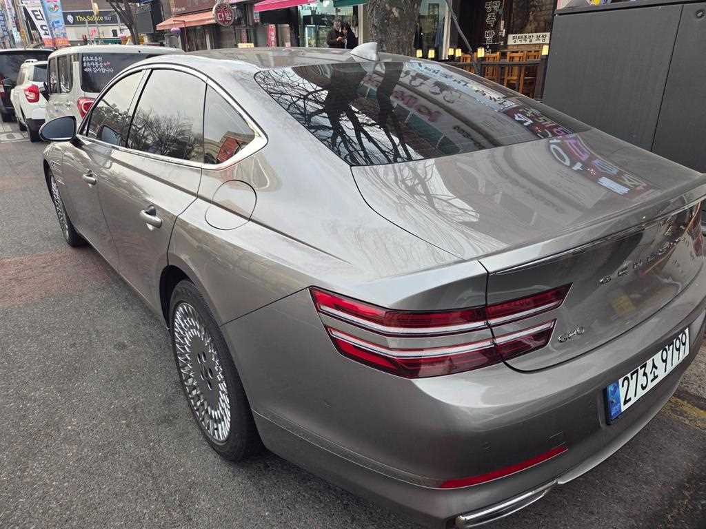 Genesis G80 - Vista 5