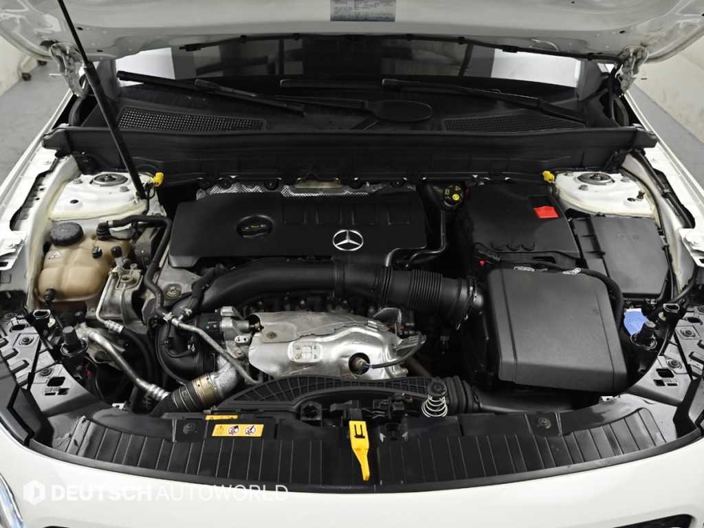 Mercedes Benz GLB Class - Vista 6