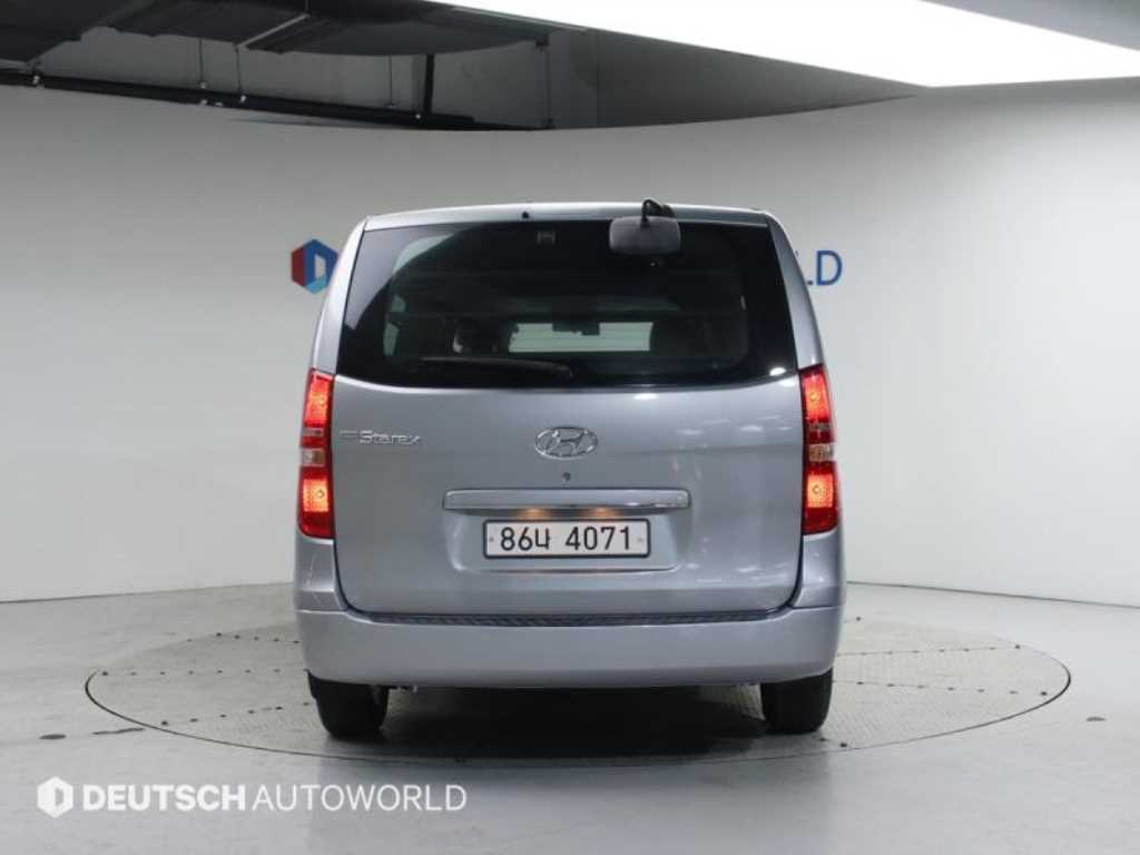 HYUNDAI Starex - Vista 4