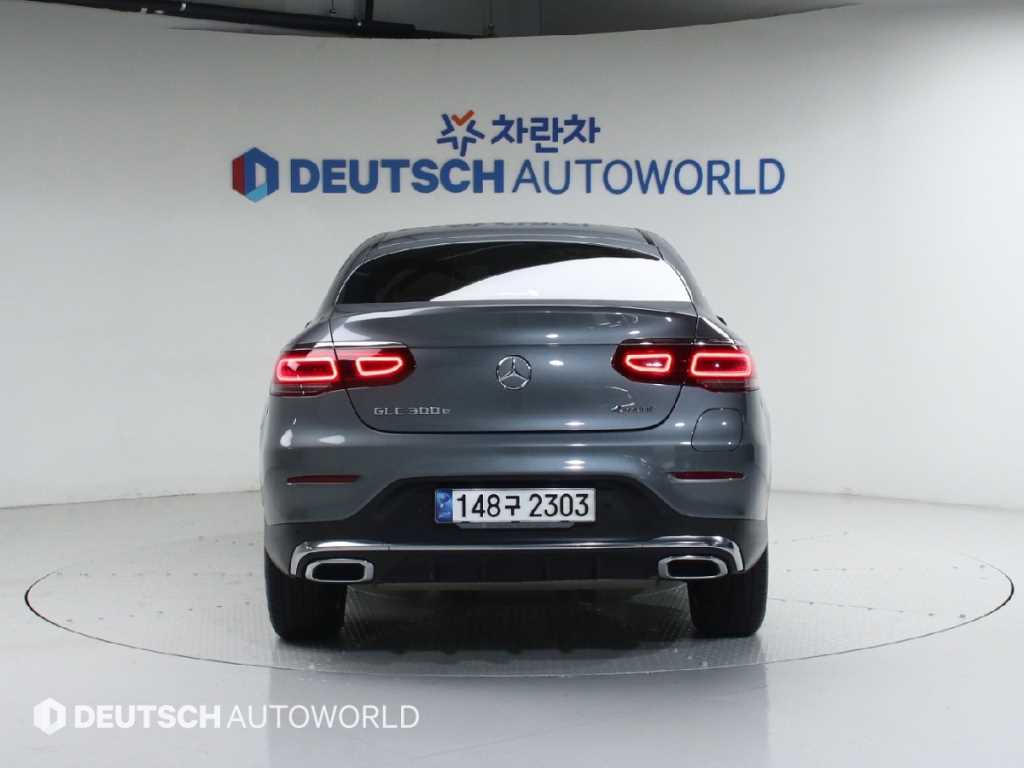 Mercedes Benz GLC Class - Vista 4