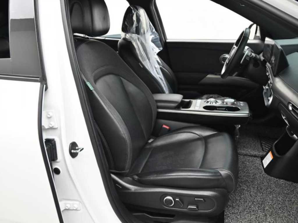 Genesis GV60 - Vista 10