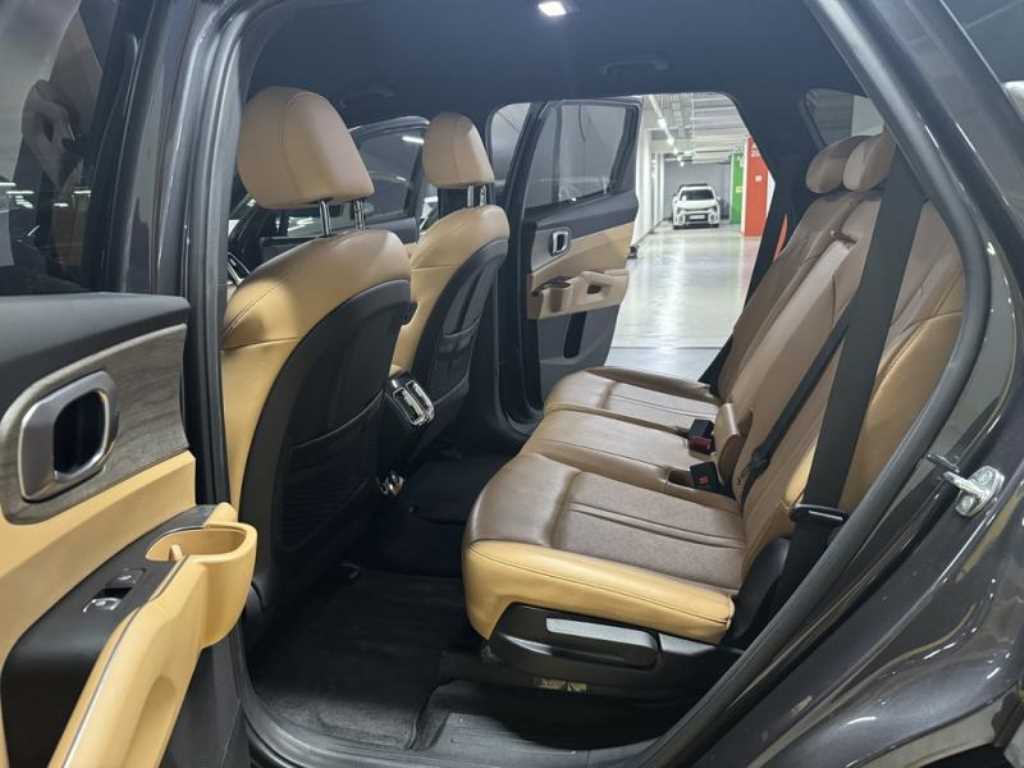 KIA Sorento - Vista 8