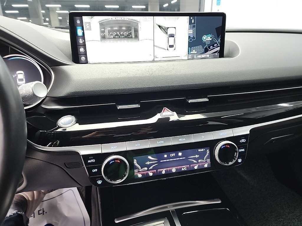 Genesis G80 - Vista 10