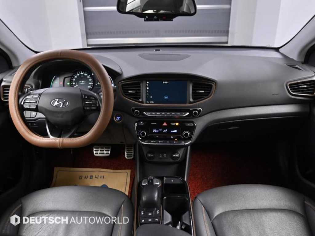 HYUNDAI Ioniq - Vista 7